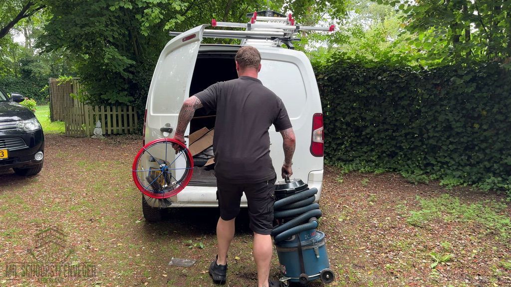Schoorsteen onderhoud Meppel ladder bus Schoorsteen onderhoud Meppel ladder bus