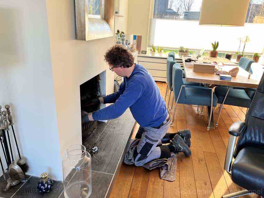 Schouwveger Meppel kleed schoorsteenreiniger Schouwveger Meppel kleed schoorsteenreiniger
